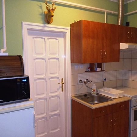 גיולה Szivarvany Apartman מראה חיצוני תמונה